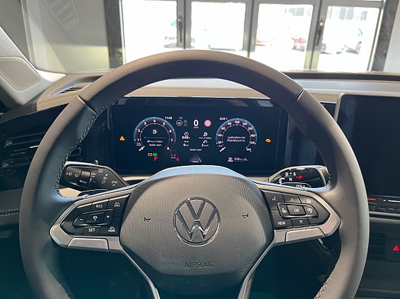 Volkswagen Tiguan 11 of 17