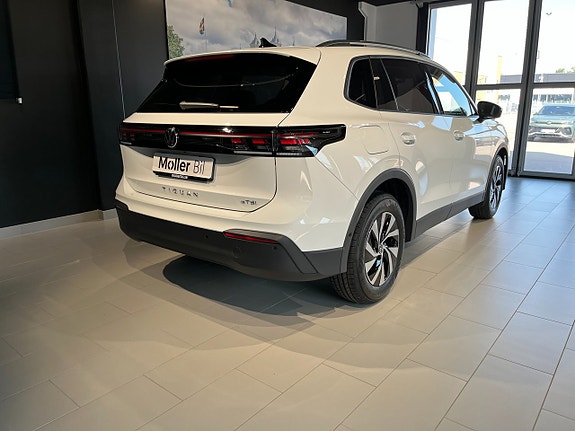 Volkswagen Tiguan 5 of 17