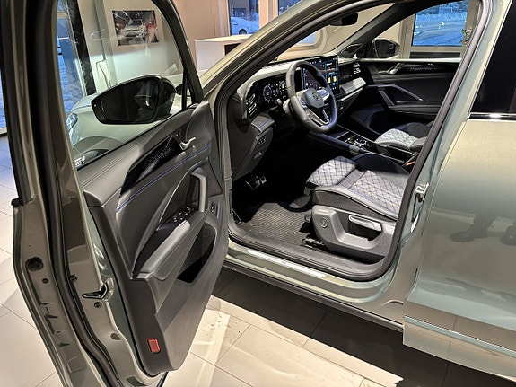 Volkswagen Tiguan 10 of 24