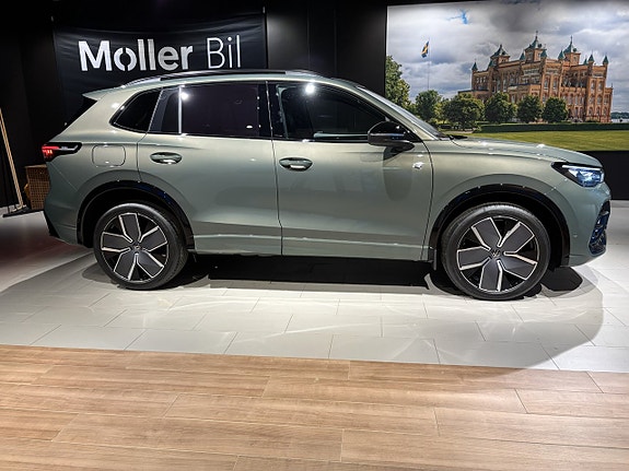 Volkswagen Tiguan 2 of 24