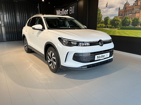 Volkswagen Tiguan 3 of 17