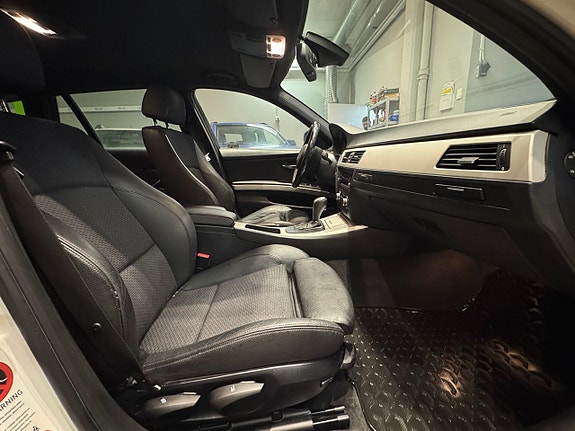 BMW 320 10 of 15