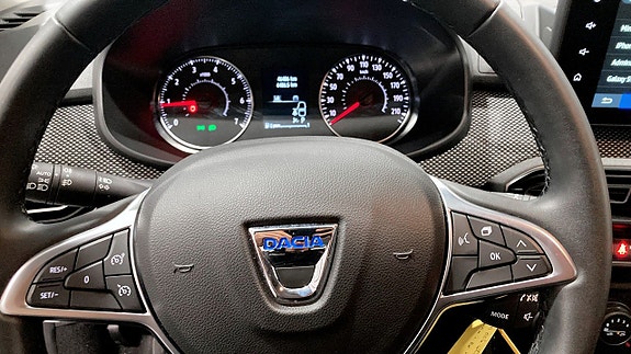 Dacia Sandero 10 of 16