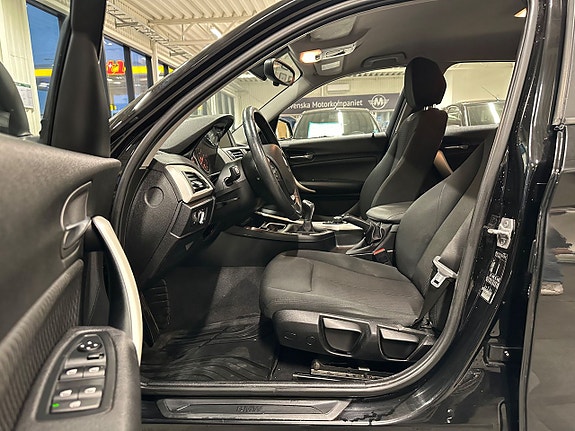 BMW 118i 5 of 5