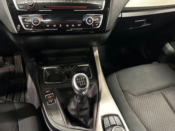 BMW 118i 12 of 14