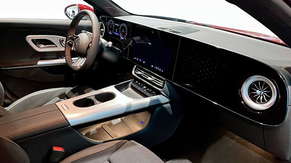Mercedes-Benz CLA250+ 3 of 8