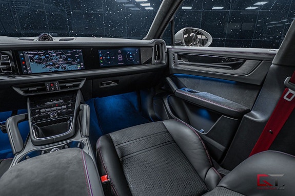 Porsche Cayenne 19 of 26