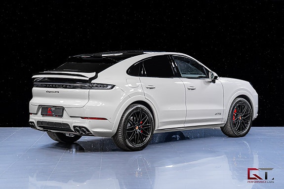 Porsche Cayenne 9 of 26
