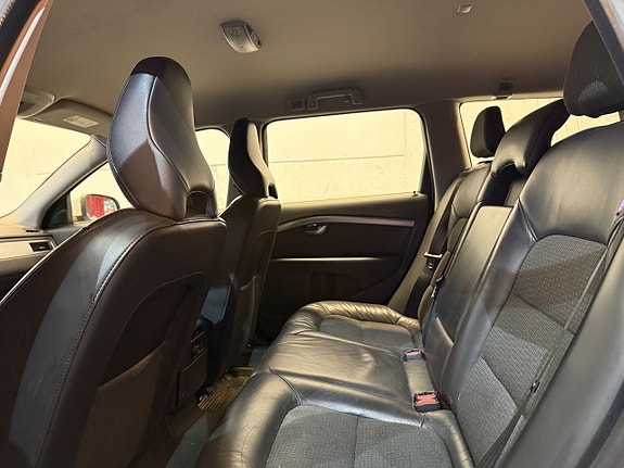Volvo V70 11 of 15