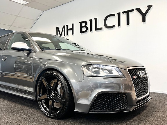 Audi RS3 2 of 5