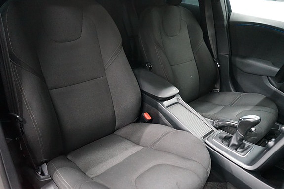 Volvo V40 10 of 16