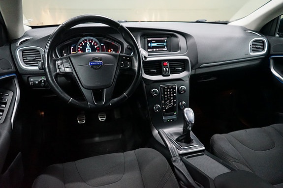 Volvo V40 7 of 16