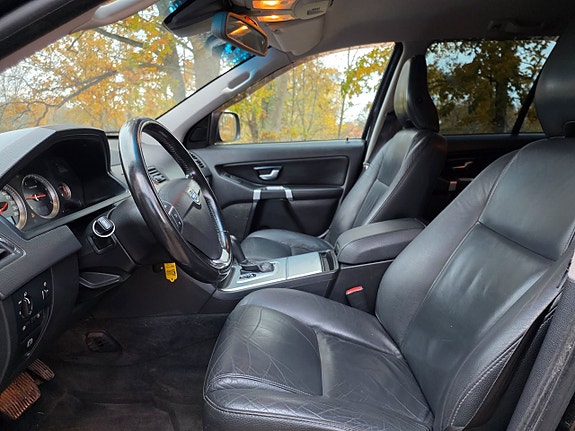 Volvo XC90 7 of 12