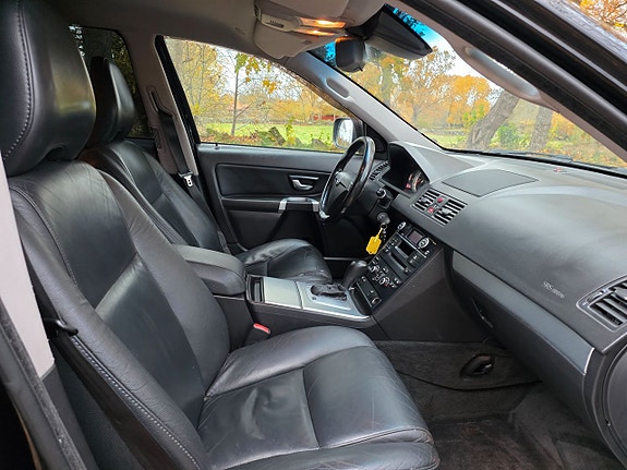 Volvo XC90 11 of 12