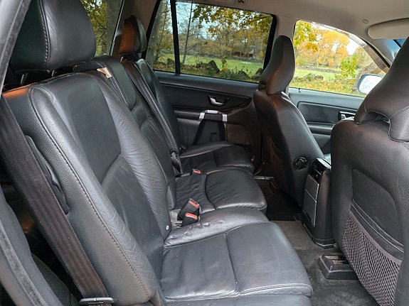 Volvo XC90 10 of 12