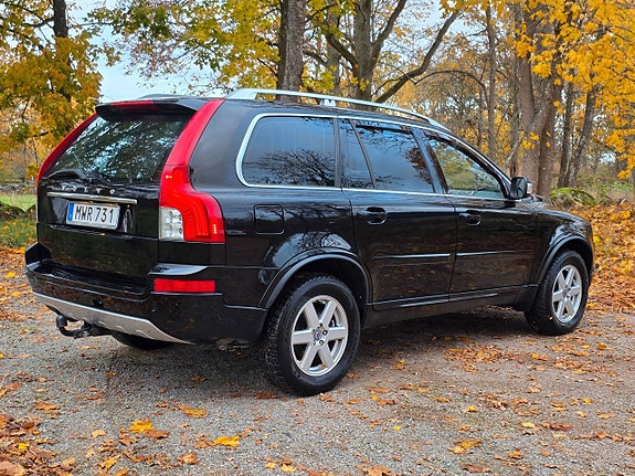 Volvo XC90 3 of 12