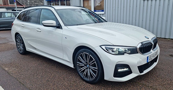 BMW 330e 2 of 16