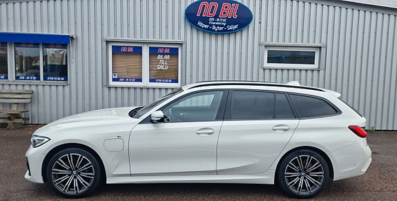 BMW 330e 3 of 16