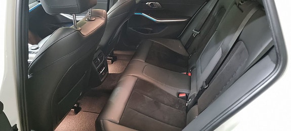 BMW 330e 10 of 16