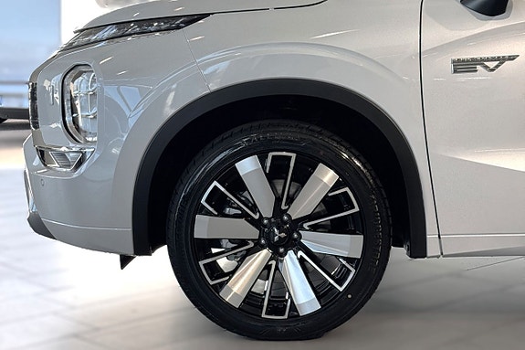 Mitsubishi Outlander 3 of 18