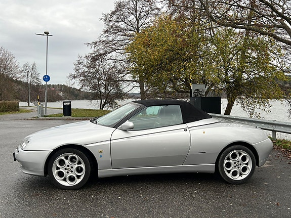 Alfa Romeo Spider 20 of 24