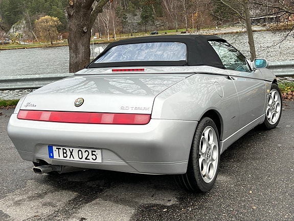 Alfa Romeo Spider 21 of 24