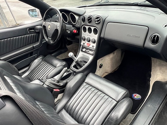 Alfa Romeo Spider 16 of 24