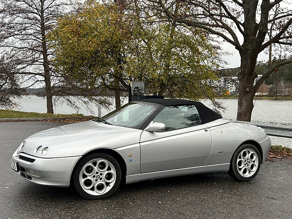 Alfa Romeo Spider 19 of 24