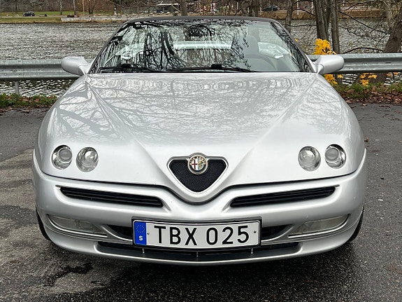 Alfa Romeo Spider 2 of 24