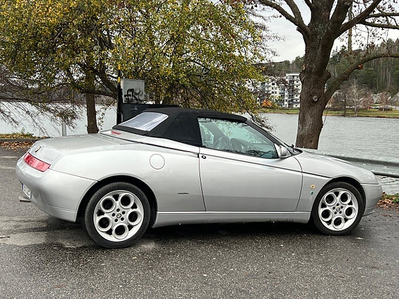 Alfa Romeo Spider 23 of 24