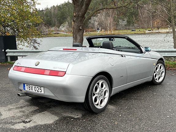 Alfa Romeo Spider 9 of 24
