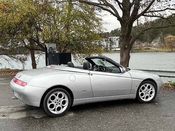 Alfa Romeo Spider 11 of 24