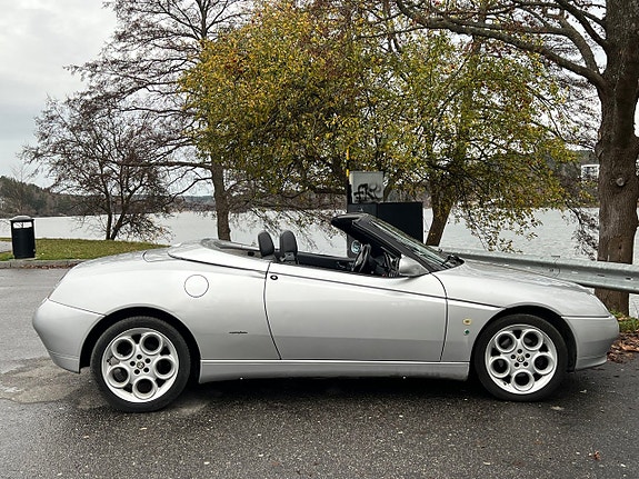 Alfa Romeo Spider 12 of 24