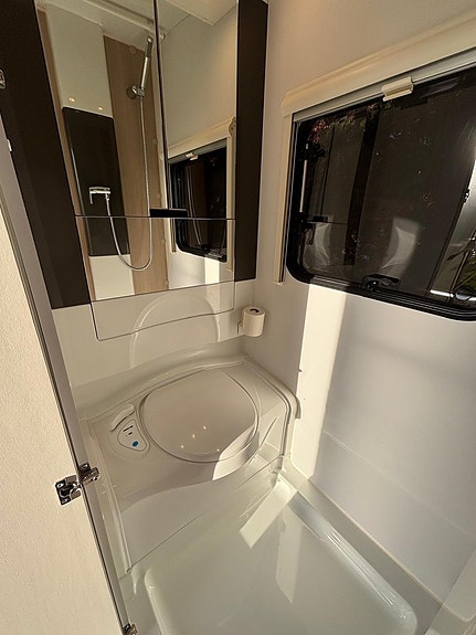 Adria Action 391 LH Sport 11 of 15