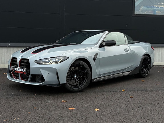 BMW M4 4 of 5