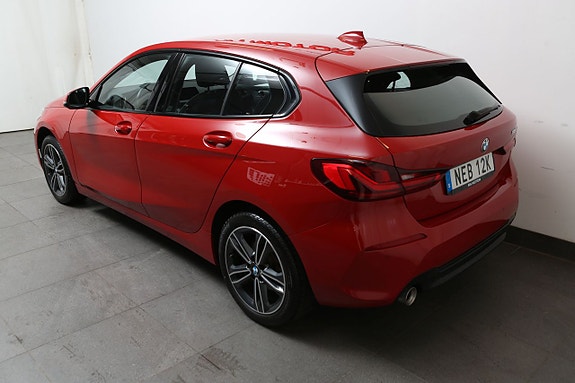 BMW 118i 4 of 5
