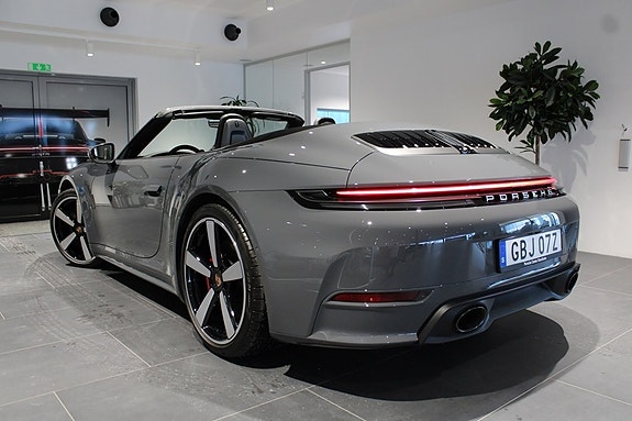 Porsche 911 2 of 5