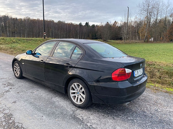 BMW 320 3 of 5