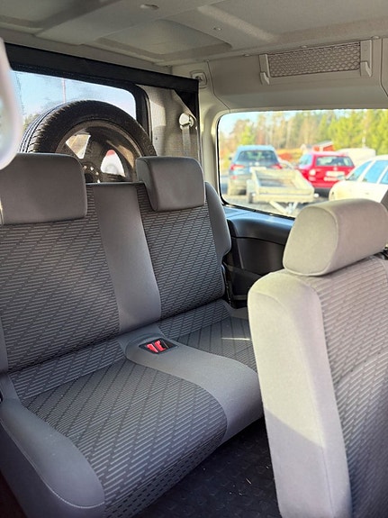 Volkswagen Caddy Maxi 6 of 12