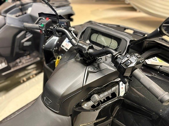 Can-Am Outlander MAX 6x6 Backcountry 1000 6 of 7