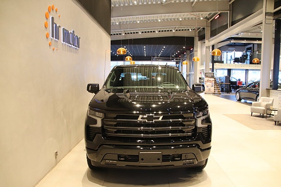 Chevrolet Silverado 1500 2 of 5