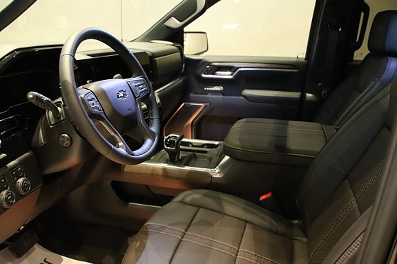 Chevrolet Silverado 1500 9 of 22