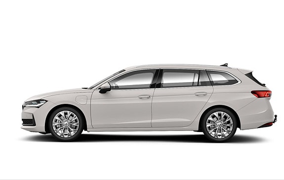 Skoda Superb 2 of 3