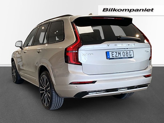 Volvo XC90 4 of 26