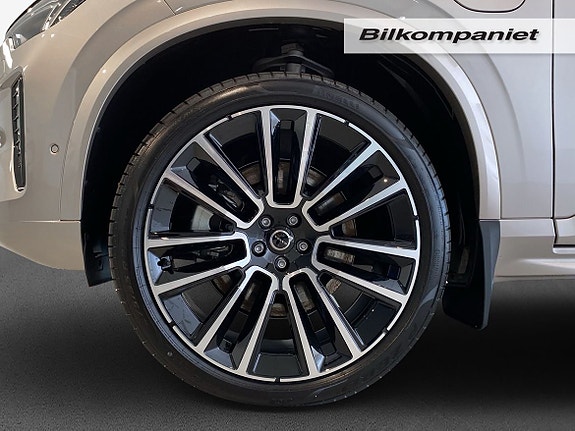 Volvo XC90 9 of 26