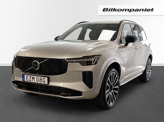 Volvo XC90 2 of 26
