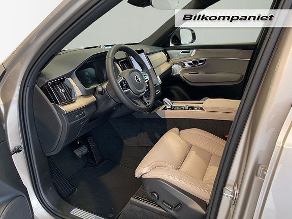 Volvo XC90 14 of 26