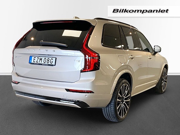 Volvo XC90 8 of 26