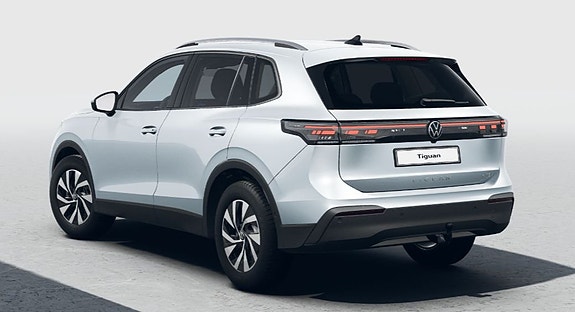 Volkswagen Tiguan 8 of 12
