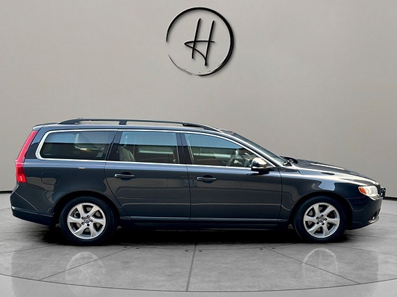 Volvo V70 7 of 24